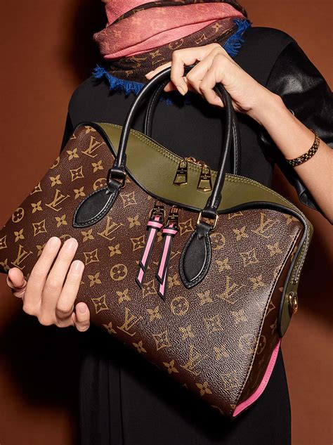 louis vuitton color monogram bag.